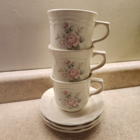 Pfaltzgraff Other - Pfaltzgraff White and Pink Floral Mug Set Of 3